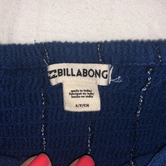 Ruffled off the shoulder crop top - Picture 3 of 4